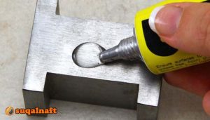 هل الغراء يلصق الحديد