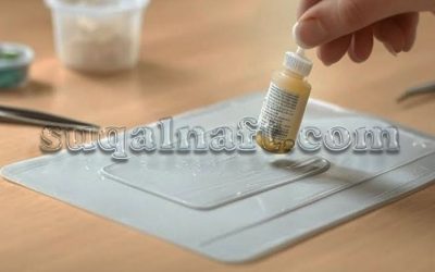 هل السيليكون يلصق البلاستيك
